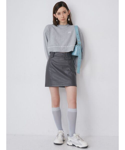 MURUA（ムルーア）の「フェイクレザーフラップミニスカート（スカート・レディース・アイボリー/ブラック/グレー・1/2）」の11枚目の写真
