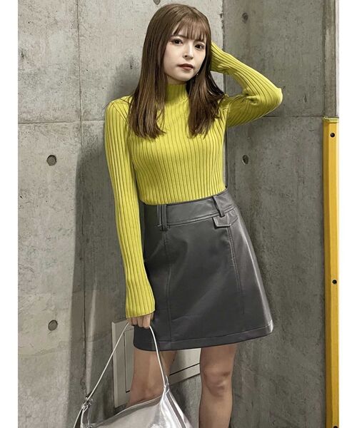 MURUA（ムルーア）の「フェイクレザーフラップミニスカート（スカート・レディース・アイボリー/ブラック/グレー・1/2）」の18枚目の写真