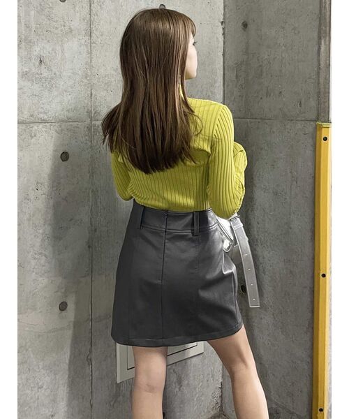 MURUA（ムルーア）の「フェイクレザーフラップミニスカート（スカート・レディース・アイボリー/ブラック/グレー・1/2）」の20枚目の写真