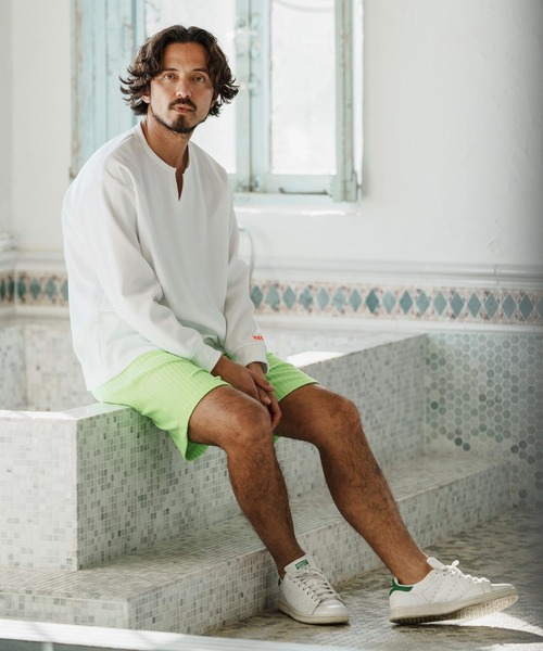 felkod（フィルコッド）の「mlt4624- Shirts Like Oversized Key Neck Pullover  カットソー（ポロシャツ・メンズ・ホワイト×ピンク/ブラック×ピンク・S/M/L）」の6枚目の写真