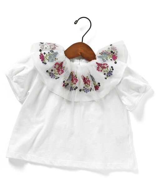 Seraph（セラフ）の「ボタニカル刺繍ラッフルカラートップス（Tシャツ/カットソー・キッズ・ブラック/オフホワイト/オレンジ・80/90/95/100/110/120/130/140）」の2枚目の写真