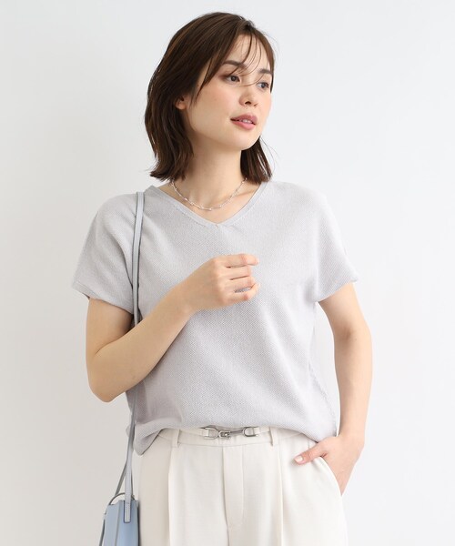 INDIVI(インディヴィ)の「◆【洗える】ペーパーヤーンVネックニット(ニット/セーター・レディース・ネイビー/ナチュラル/パープル系/ネイビー系3/ブラウン系その他/ライトグレー・05/13/15 /38)」の2枚目の写真