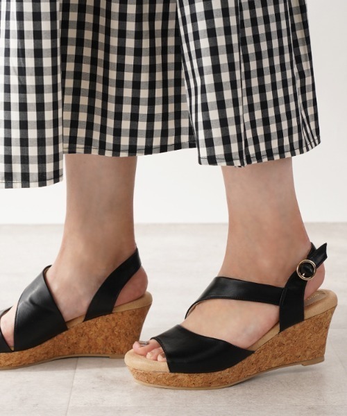 Piedi Nudi(ピエディヌーディ)の「アシンメトリー 美脚サンダル(サンダル・レディース・ベージュ/ブラック/ダークブラウン/グレー・M/LL/L/S)」の15枚目の写真