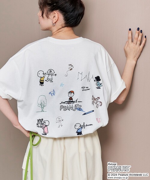 FREAK'S STORE（フリークスストア）の「オリジナル展開　PEANUTS/ピーナッツ　PEANUTS バック 刺繍 半袖 Tシャツ（Tシャツ/カットソー・レディース・オフホワイト/ブラック/パープル/ライトグレー/ピンク・MEDIUM/LARGE）」の8枚目の写真