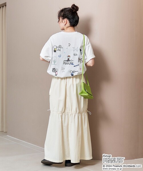 FREAK'S STORE（フリークスストア）の「オリジナル展開　PEANUTS/ピーナッツ　PEANUTS バック 刺繍 半袖 Tシャツ（Tシャツ/カットソー・レディース・オフホワイト/ブラック/パープル/ライトグレー/ピンク・MEDIUM/LARGE）」の11枚目の写真