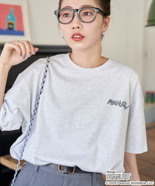 FREAK'S STORE（フリークスストア）の「オリジナル展開　PEANUTS/ピーナッツ　PEANUTS バック 刺繍 半袖 Tシャツ（Tシャツ/カットソー・レディース・オフホワイト/ブラック/パープル/ライトグレー/ピンク・MEDIUM/LARGE）」の15枚目の写真