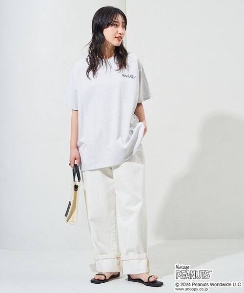 FREAK'S STORE（フリークスストア）の「オリジナル展開　PEANUTS/ピーナッツ　PEANUTS バック 刺繍 半袖 Tシャツ（Tシャツ/カットソー・レディース・オフホワイト/ブラック/パープル/ライトグレー/ピンク・MEDIUM/LARGE）」の20枚目の写真