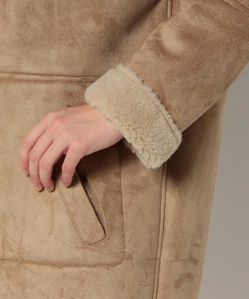 Another Edition(アナザーエディション)の「【展開店舗限定】フェイクムートンリバーシブルノーカラーコート/aeBC F/MOUTON RV N/C CT(ムートンコート・レディース・グレー/ベージュ/ネイビー・MEDIUM/SMALL)」の18枚目の写真