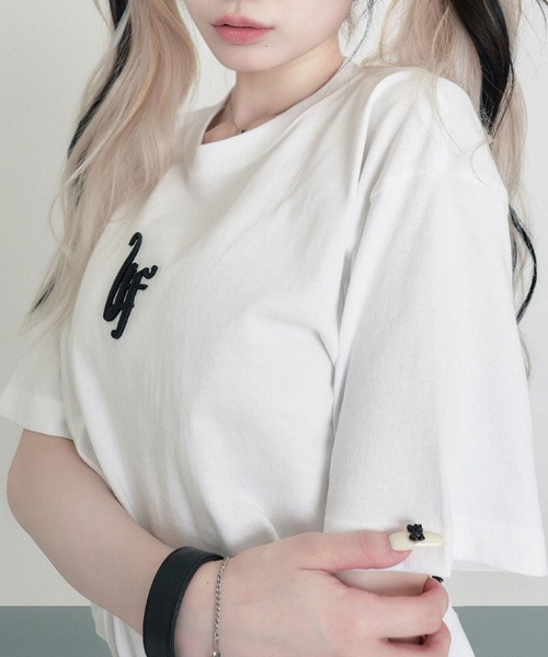 lilful(リルフル)の「3D刺繍 BIGTEE(Tシャツ/カットソー・レディース・ホワイト/White・F/X-LARGE)」の3枚目の写真