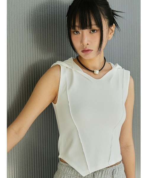 ACOVER(オコボ)の「A'GEM/9 × .kom 『ACOVER/オコボ』 HOOD PINTUCK CROP SLEEVELESS/フードピンタッククロップスリーブレス(タンクトップ・レディース・ブラック/ホワイト・FREE)」の2枚目の写真