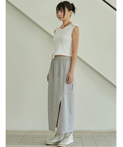 ACOVER(オコボ)の「A'GEM/9 × .kom 『ACOVER/オコボ』 HOOD PINTUCK CROP SLEEVELESS/フードピンタッククロップスリーブレス(タンクトップ・レディース・ブラック/ホワイト・FREE)」の16枚目の写真
