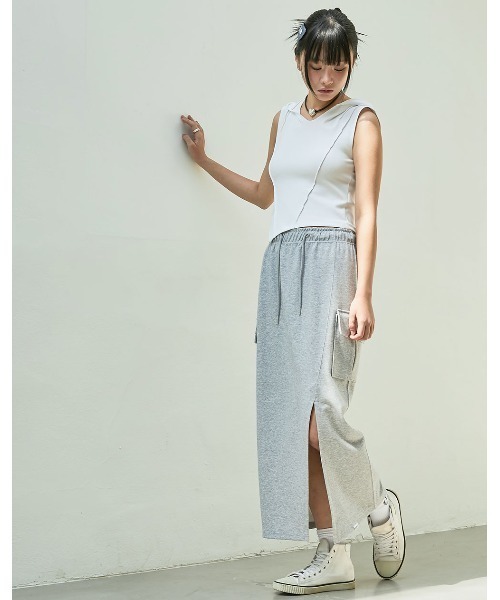 ACOVER(オコボ)の「A'GEM/9 × .kom 『ACOVER/オコボ』 HOOD PINTUCK CROP SLEEVELESS/フードピンタッククロップスリーブレス(タンクトップ・レディース・ブラック/ホワイト・FREE)」の18枚目の写真