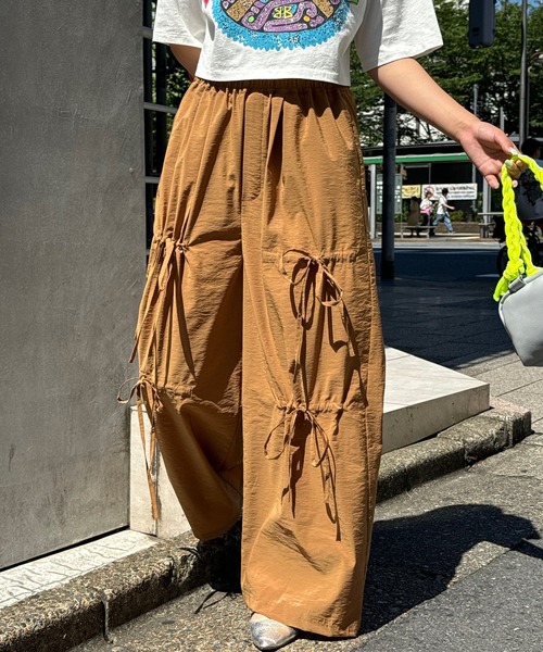 CIAOPANIC（チャオパニック）の「箔プリントリボンパラシュートパンツ（その他パンツ・レディース・グレー/ブラック/ブラウン・ONE SIZE）」の3枚目の写真