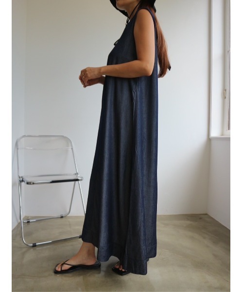 TRUNC（トランクエイティーエイト）の「Rayon Denim No Sleeve Dress（ワンピース・レディース・ブラック/ネイビー・FREE）」の4枚目の写真