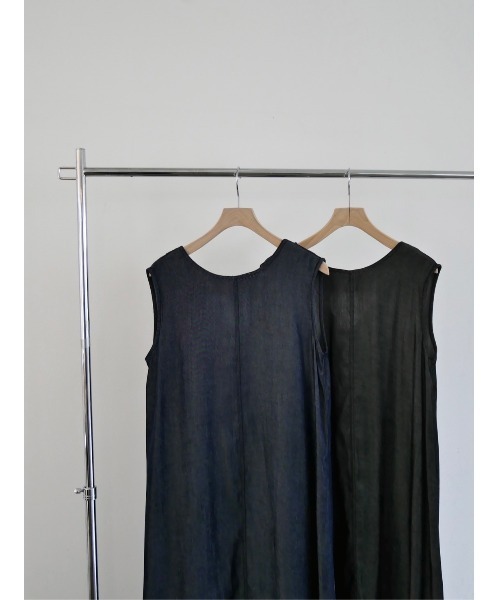 TRUNC（トランクエイティーエイト）の「Rayon Denim No Sleeve Dress（ワンピース・レディース・ブラック/ネイビー・FREE）」の22枚目の写真