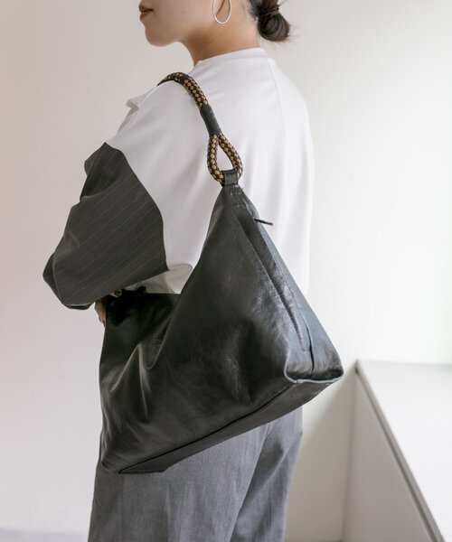 本革/ミディアムサイズ/軽量》ミックス編みワンハンドルバッグ