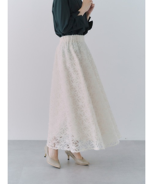 YECCA VECCA(イェッカヴェッカ)の「テープリボン刺繍フレアスカート(スカート・レディース・アイボリー/ブラック・FREE)」の11枚目の写真