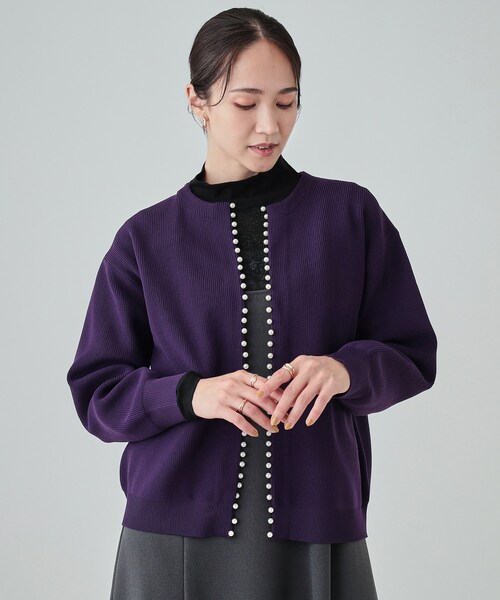 DRESKIP（ドレスキップ）の「◆フェイクパールが華やか フェミニンニットカーディガン（カーディガン/ボレロ・レディース・グレー/ブラック/ライトベージュ/ダークパープル・02/03/04）」の4枚目の写真