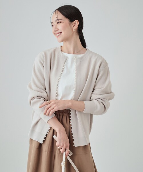 DRESKIP（ドレスキップ）の「◆フェイクパールが華やか フェミニンニットカーディガン（カーディガン/ボレロ・レディース・グレー/ブラック/ライトベージュ/ダークパープル・02/03/04）」の13枚目の写真