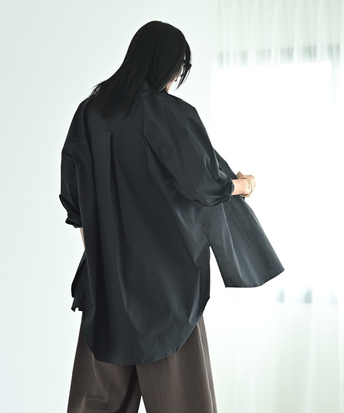 STYLE DELI(スタイルデリ)の「【BLK001】オーバーサイズシャツ(シャツ/ブラウス・レディース・スミクロ/オフホワイト/ブルー・FREE)」の10枚目の写真