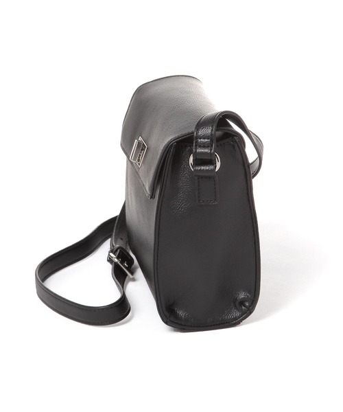 LAKOLE（ラコレ）の「フェイクレザーメタルスクエアミニショルダー / 140066（ショルダーバッグ・メンズ・サンドグレー/ブラック・FREE）」の7枚目の写真