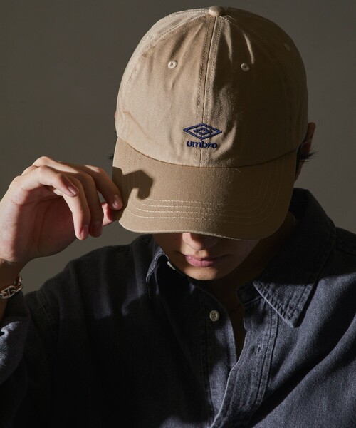 UMBRO（アンブロ）の「UMBRO/アンブロ 別注 UMBRO ワンポイントロゴキャップ/ベースボールキャップ(限定展開)（キャップ・メンズ・ベージュ/ブラック・ONE SIZE）」の11枚目の写真