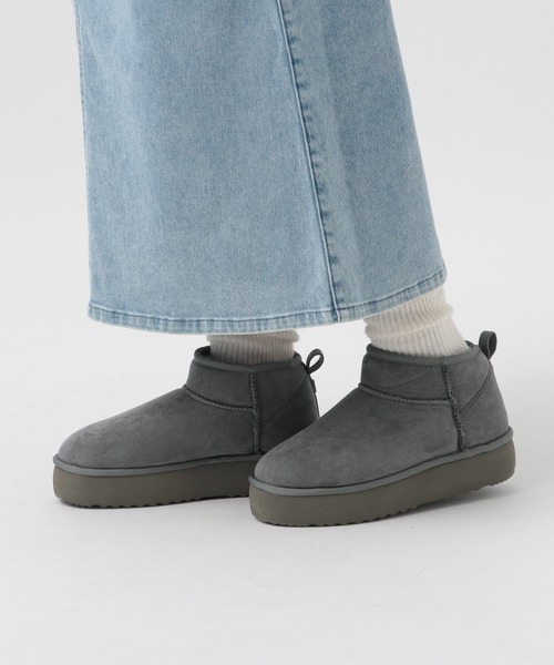 BAYFLOW（ベイフロー）の「[軽量!!抗菌消臭・撥水加工付き]フェイクムートンブーツ（ブーツ・レディース・ベージュ/ブラック/グレー・MEDIUM/LARGE）」の3枚目の写真