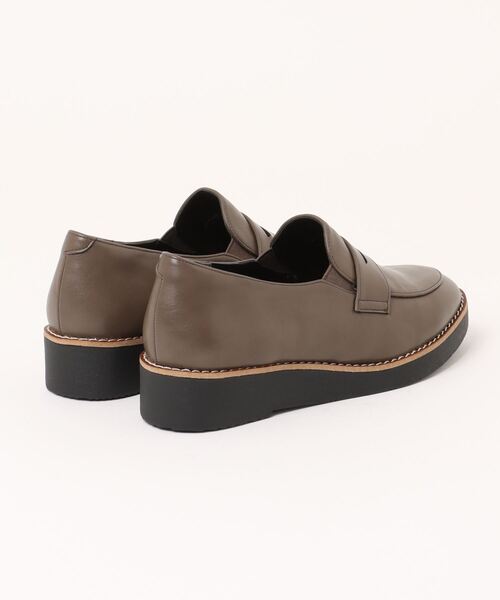 shutte（シュッテ）の「【Shutte】 厚底 コインローファー（ローファー・レディース・ブラック/ベージュ・22.5cm/23.0cm/23.5cm/24.0cm/24.5cm）」の3枚目の写真