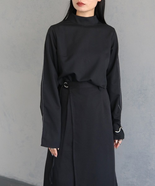 &g'aime（アンジェム）の「【&g’aime】サイドラインクロップドトップス　SIDE LINE CROPPED TOPS（シャツ/ブラウス・レディース・パープル/チャコールグレー/ブラック・FREE）」の4枚目の写真