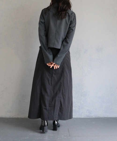 &g'aime（アンジェム）の「【&g’aime】サイドラインクロップドトップス　SIDE LINE CROPPED TOPS（シャツ/ブラウス・レディース・パープル/チャコールグレー/ブラック・FREE）」の22枚目の写真