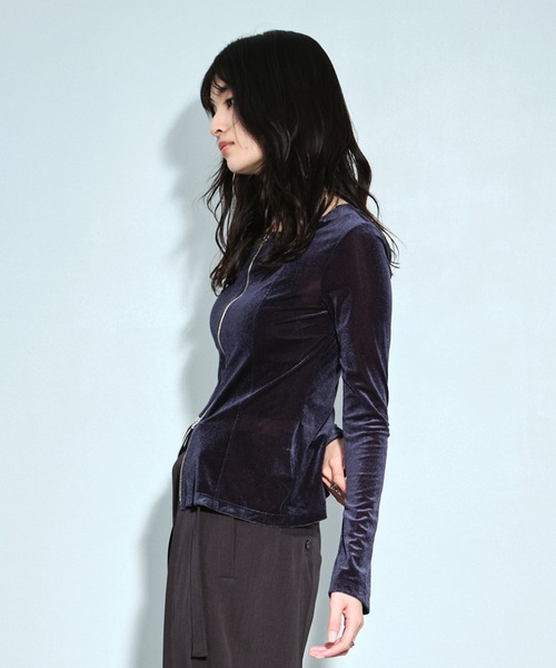 UNITED TOKYO(ユナイテッドトウキョウ)の「スクエアネックZIPベロアプルオーバー|ウォッシャブル/春服(Tシャツ/カットソー・レディース・ネイビー/レッド・FREE)」の6枚目の写真