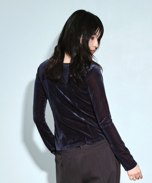 UNITED TOKYO(ユナイテッドトウキョウ)の「スクエアネックZIPベロアプルオーバー|ウォッシャブル/春服(Tシャツ/カットソー・レディース・ネイビー/レッド・FREE)」の7枚目の写真