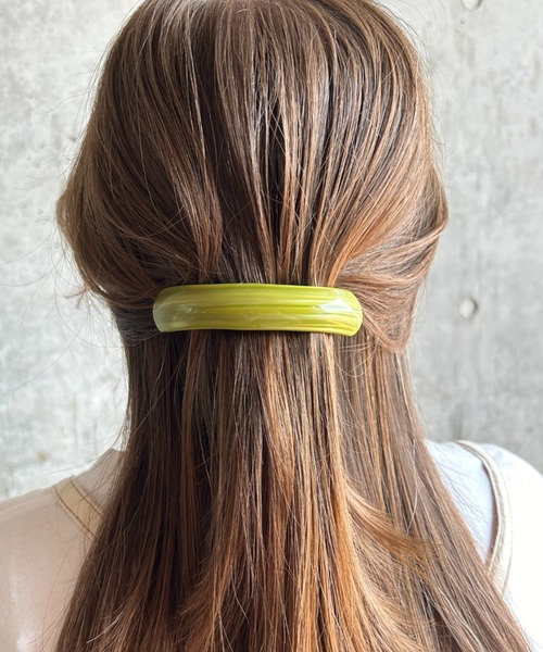 ciite'(シーテ)の「ニュアンシーカーブライン バレッタ(バレッタ/ヘアクリップ・レディース・アイボリー/グリーン/ブラック・FREE)」の1枚目の写真