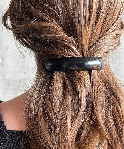 ciite'(シーテ)の「ニュアンシーカーブライン バレッタ(バレッタ/ヘアクリップ・レディース・アイボリー/グリーン/ブラック・FREE)」の3枚目の写真