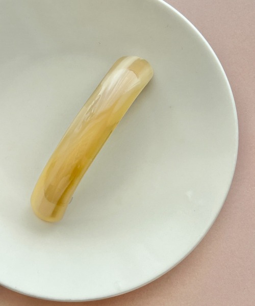 ciite'(シーテ)の「ニュアンシーカーブライン バレッタ(バレッタ/ヘアクリップ・レディース・アイボリー/グリーン/ブラック・FREE)」の4枚目の写真