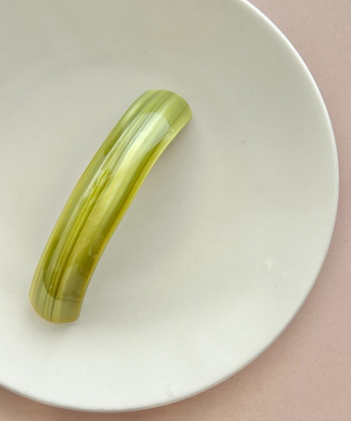 ciite'(シーテ)の「ニュアンシーカーブライン バレッタ(バレッタ/ヘアクリップ・レディース・アイボリー/グリーン/ブラック・FREE)」の5枚目の写真