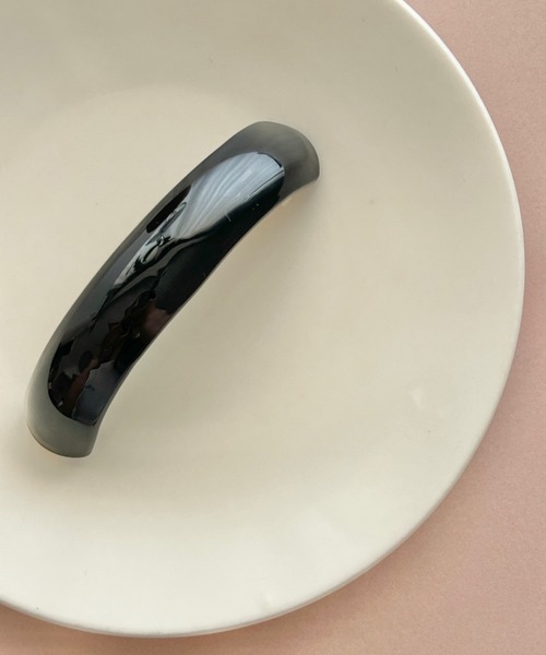 ciite'(シーテ)の「ニュアンシーカーブライン バレッタ(バレッタ/ヘアクリップ・レディース・アイボリー/グリーン/ブラック・FREE)」の6枚目の写真