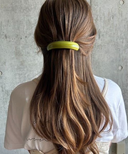 ciite'(シーテ)の「ニュアンシーカーブライン バレッタ(バレッタ/ヘアクリップ・レディース・アイボリー/グリーン/ブラック・FREE)」の13枚目の写真