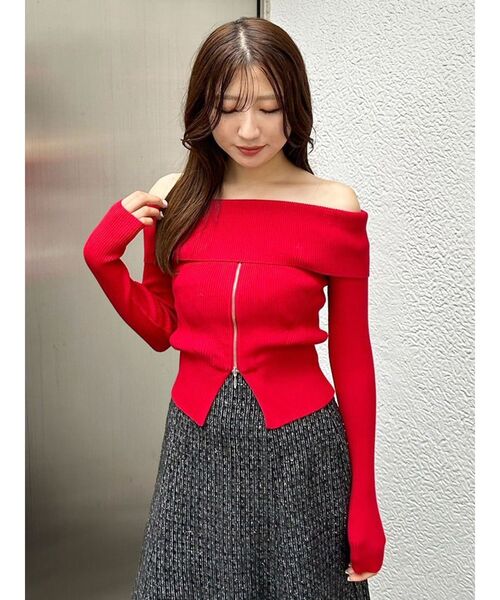 MERCURYDUO（マーキュリーデュオ）の「2WAYオフショルZIPロングスリーブニット（ニット/セーター・レディース・ダークブラウン/レッド/ブラック/アイボリー・FREE）」の9枚目の写真