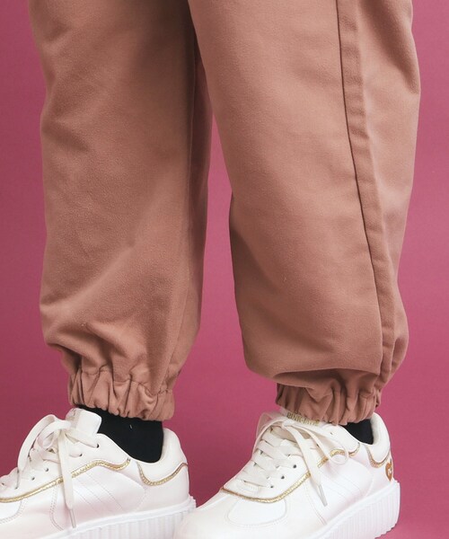 PINK-latte(ピンクラテ)の「ピーチ起毛カーゴパンツ(その他パンツ・キッズ・アイボリー/ブラック/ピンク系・13/14/15 /16)」の7枚目の写真