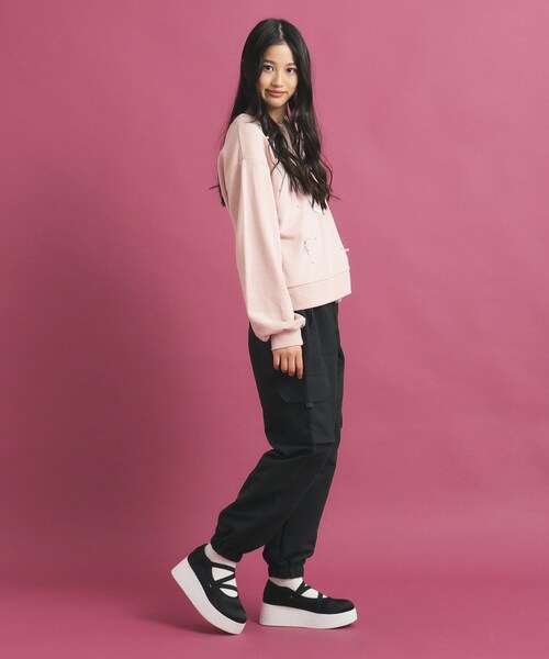 PINK-latte(ピンクラテ)の「ピーチ起毛カーゴパンツ(その他パンツ・キッズ・アイボリー/ブラック/ピンク系・13/14/15 /16)」の4枚目の写真