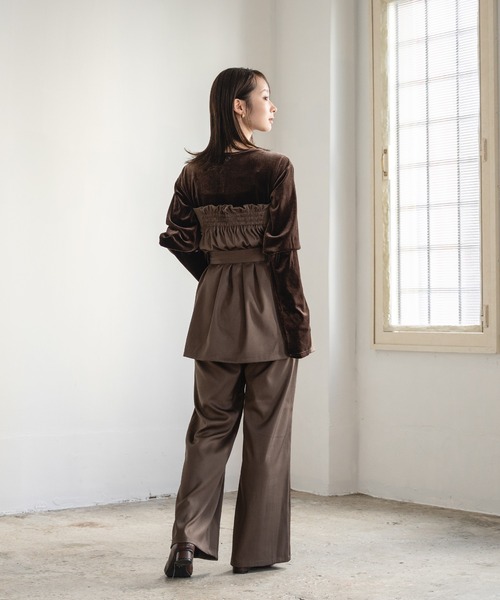 mideal（マイディール）の「center pleats flare pants / センタープリーツフレアパンツ（その他パンツ・レディース・ブラウン/チャコールグレー・SMALL/MEDIUM）」の13枚目の写真