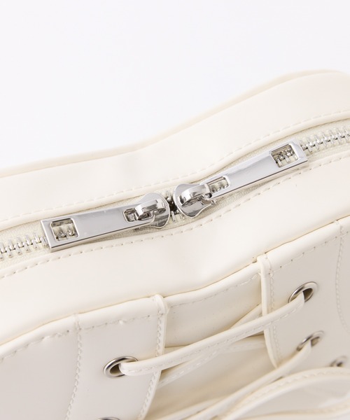 one after another NICE CLAUP(ワンアフターアナザーナイスクラップ)の「レースアップハートバッグ(ショルダーバッグ・レディース・ピンク/アイボリー/ブラック・FREE)」の5枚目の写真