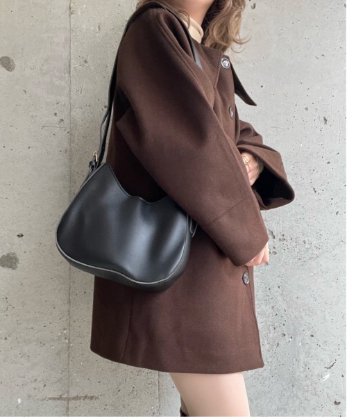 merrylatte(メリーラテ)の「ベルトショルダー2wayバッグ(ショルダーバッグ・レディース・アイボリー/ブラック・FREE)」の2枚目の写真