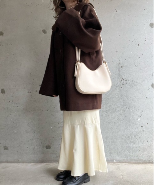 merrylatte(メリーラテ)の「ベルトショルダー2wayバッグ(ショルダーバッグ・レディース・アイボリー/ブラック・FREE)」の12枚目の写真