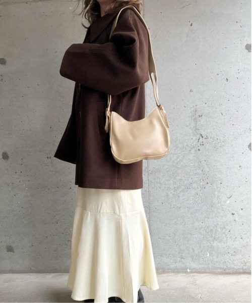 merrylatte(メリーラテ)の「ベルトショルダー2wayバッグ(ショルダーバッグ・レディース・アイボリー/ブラック・FREE)」の11枚目の写真