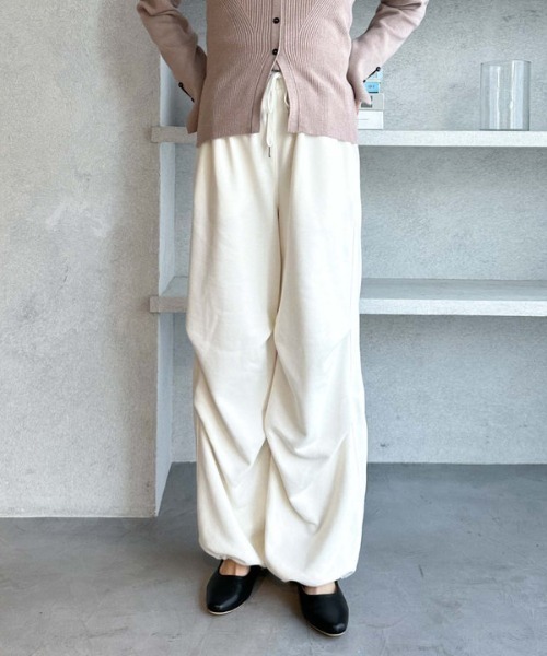 archives（アルシーヴ）の「サイドタックワイドスウェットパンツ（スウェットパンツ・レディース・アイボリー/グレー・MEDIUM）」の17枚目の写真