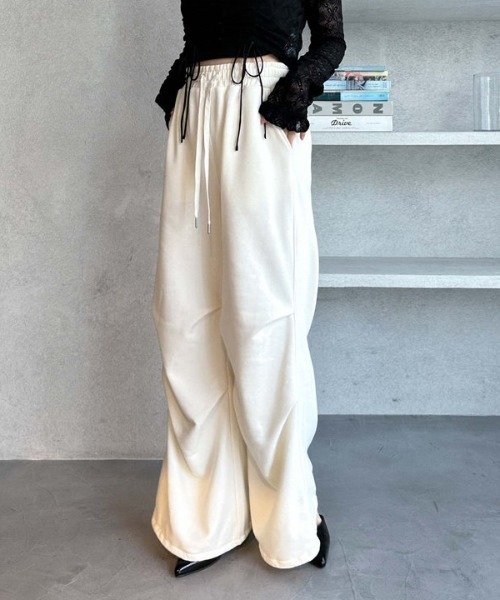 archives（アルシーヴ）の「サイドタックワイドスウェットパンツ（スウェットパンツ・レディース・アイボリー/グレー・MEDIUM）」の3枚目の写真