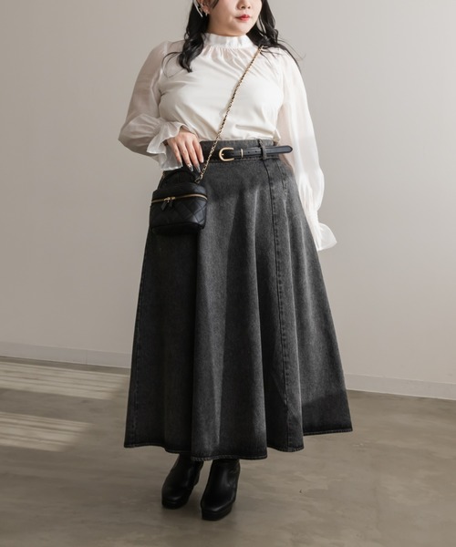 CLETTE(クレット)の「袖シャーリング切替ブラウス(シャツ/ブラウス・レディース・ブラック/チャコールグレー/オフホワイト・4L/LL/3L)」の4枚目の写真