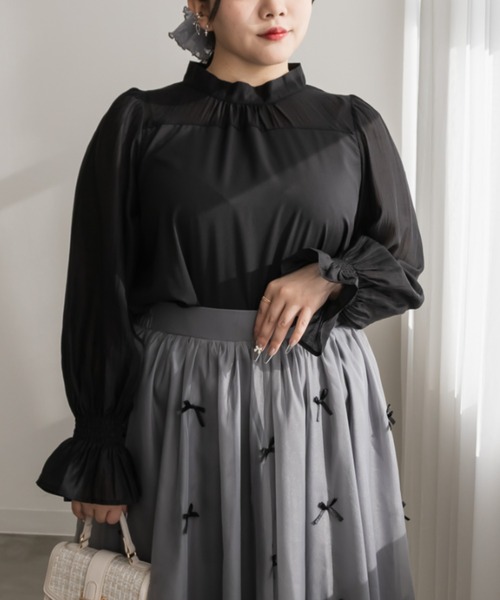 CLETTE(クレット)の「袖シャーリング切替ブラウス(シャツ/ブラウス・レディース・ブラック/チャコールグレー/オフホワイト・4L/LL/3L)」の8枚目の写真